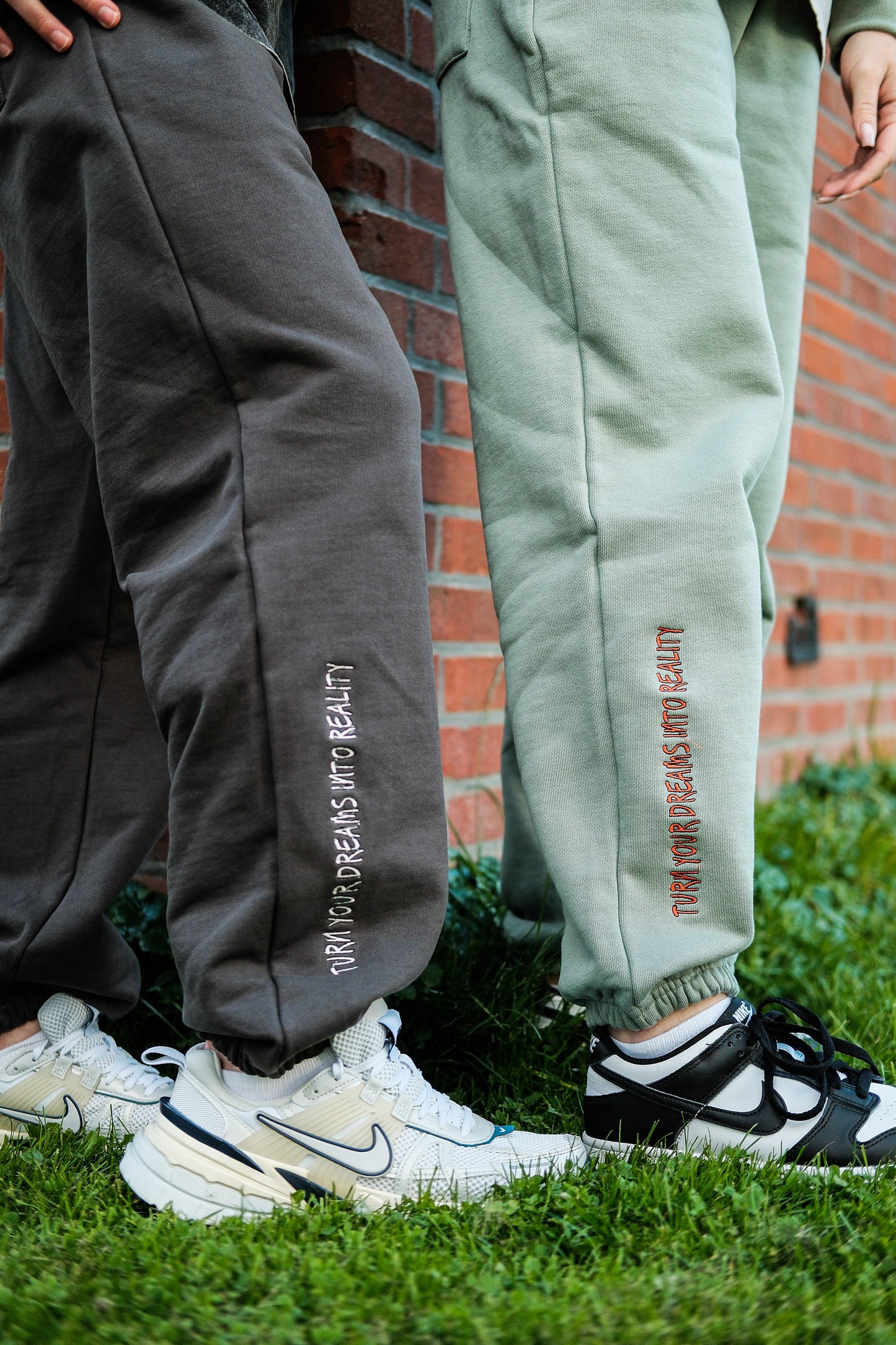 grey-green  Turn your dreams into reality SWEATPANTS